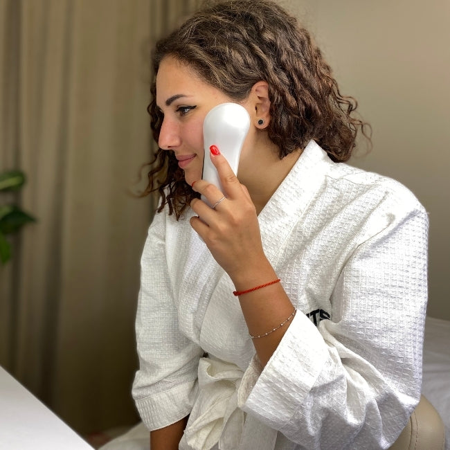 Sistema de tratamento de acne e rejuvenescimento da pele Zemits AknoEvit
